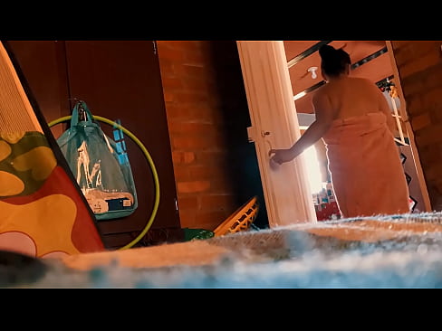 ❤️ Ο θείος μου με ακολουθεί στο ντους, με γαμάει ενώ κάνω ντους. ❌ Πορνό βίντεο ❌❤